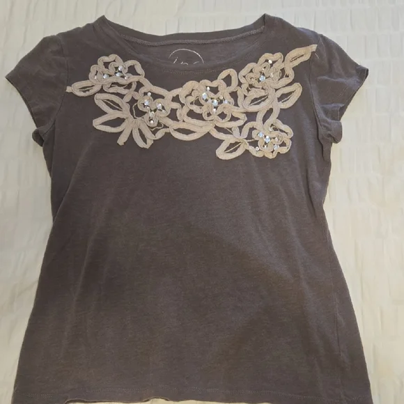 💥INC International Concepts Gray Floral Embellished Tee - Picture 1 of 5